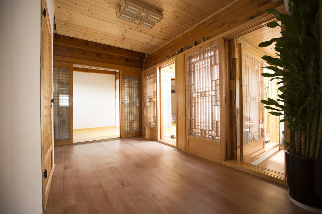 Hotel Bukchonae à Séoul Extérieur photo