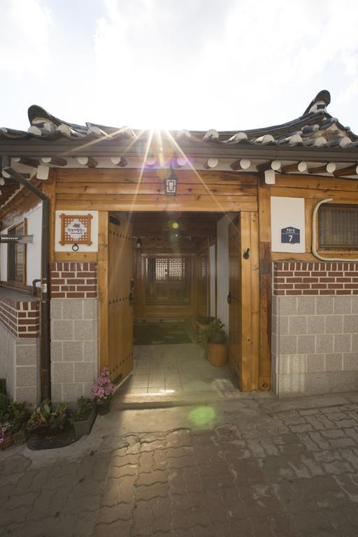 Hotel Bukchonae à Séoul Extérieur photo